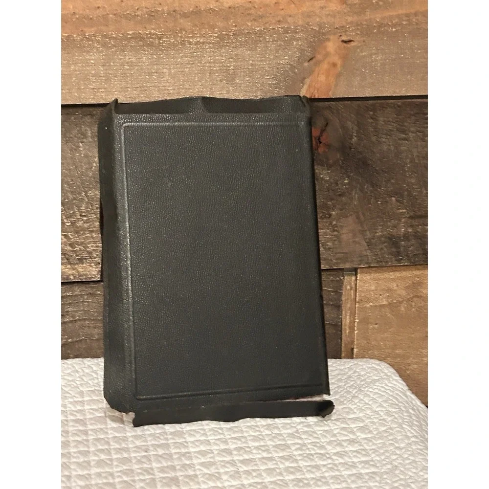 Holy Bible King James Version World‎ Syndicate Self Pronouncing Vintage